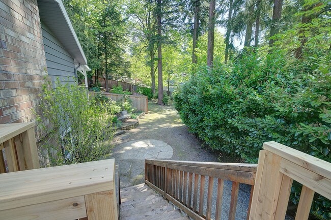 Building Photo - 5Bd/2.25Ba Kirkland Home