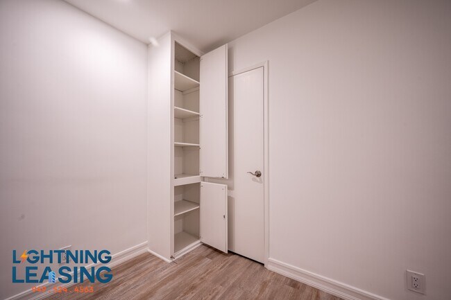 Building Photo - 1201 Kings Rd