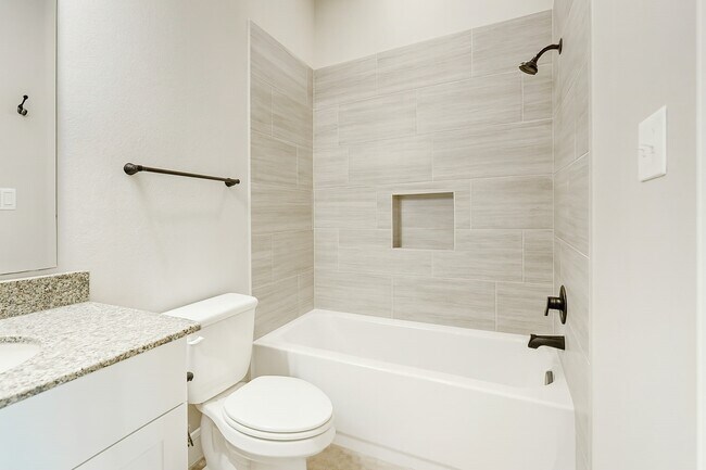 Building Photo - 1418 Du Barry Ln