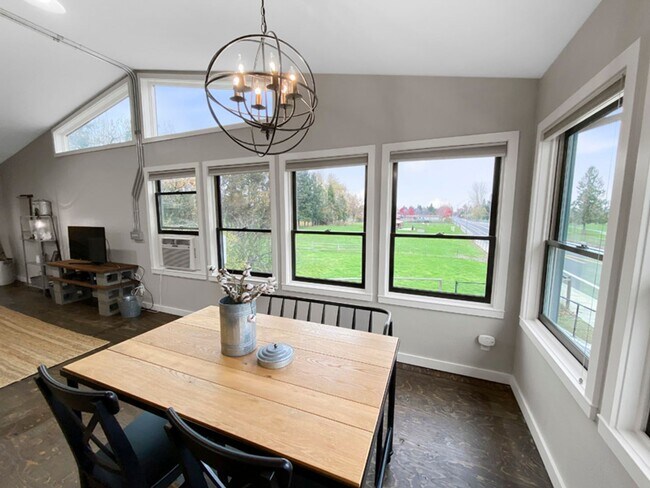 Building Photo - Portland Loft: Fully Furnished Loft Living with views of the golf course $300 Utility Fee