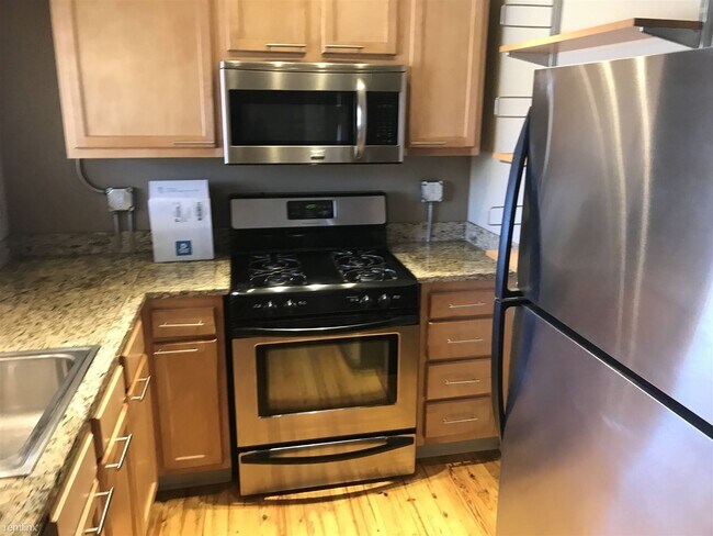 Building Photo - 1 br, 1 bath Townhome - 2805 Xavier Street