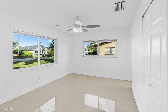 Building Photo - 4839 Tudor Dr