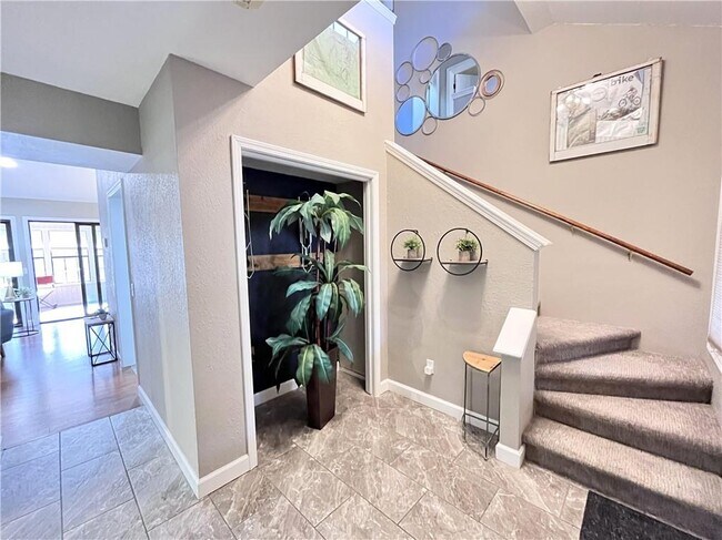 Building Photo - 26 Melinda Ln