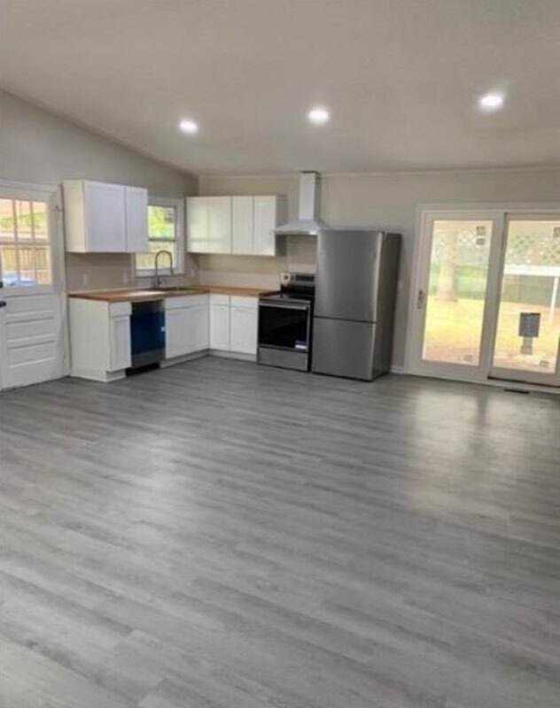 Building Photo - 1615 Morehead Ave