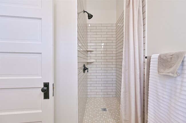 Building Photo - 1808 Avenue K