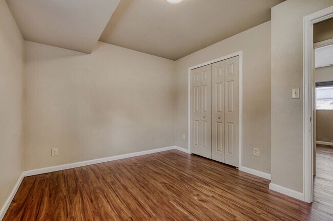 Building Photo - 6648 Provincial Dr