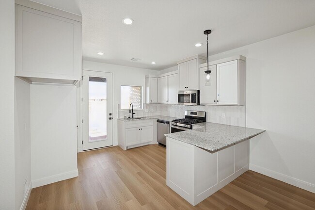 Building Photo - 19151 Sierra Madre Dr