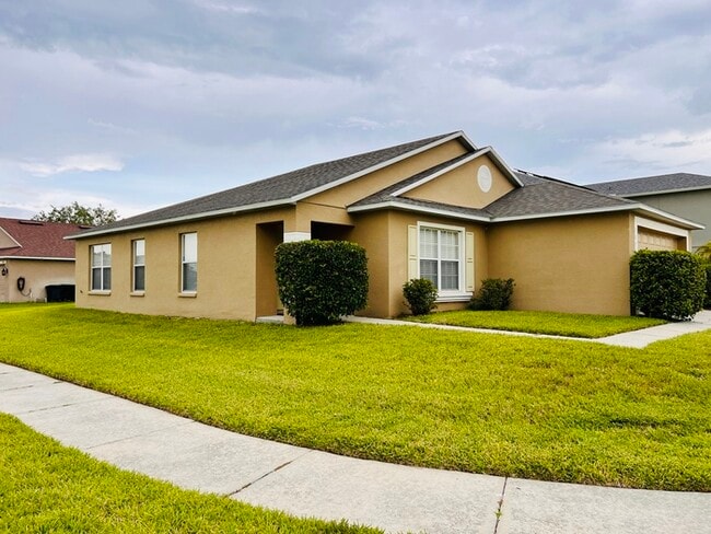Building Photo - Waterford Chase-Osprey Ridge Community 3 B...