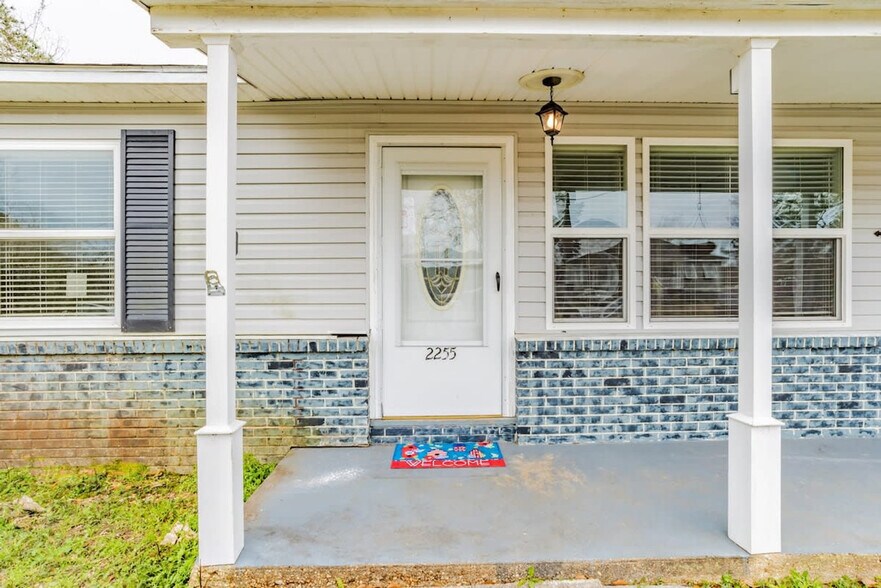 Building Photo - 2255 Dog River Ct