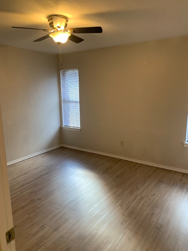 Building Photo - 2013 S Loop 289