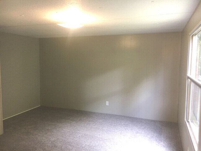 Building Photo - 1623 Rossmore Rd