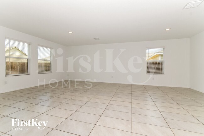 Building Photo - 5430 Bristle Leaf Dr