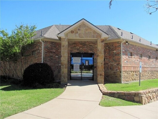 Building Photo - 13216 Fencerow Rd