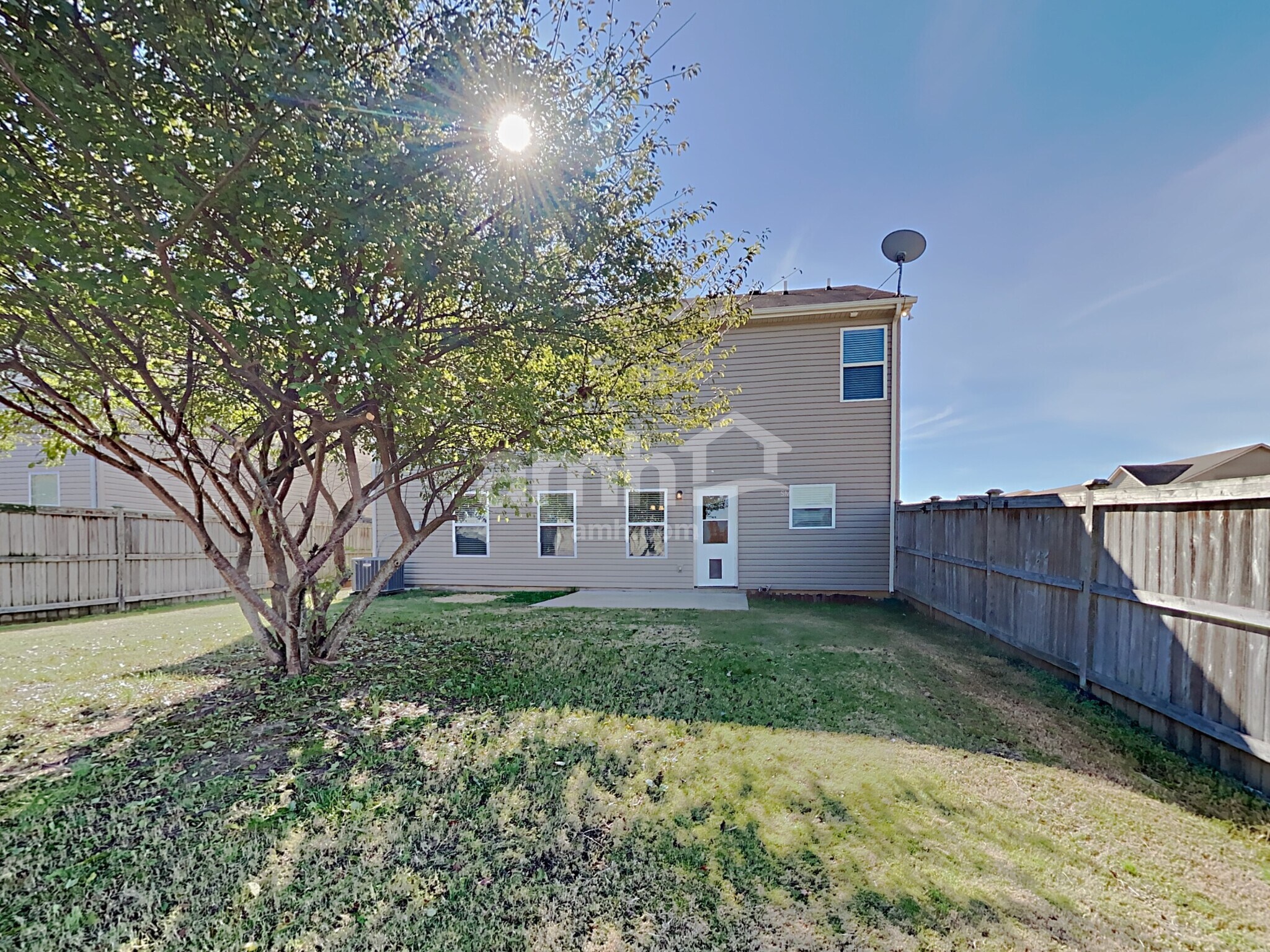 Building Photo - 600 Pemberton Dr