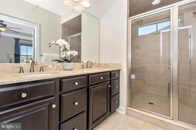 Building Photo - 9112 Kenway Ln