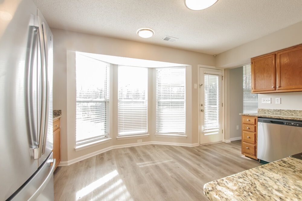 Building Photo - 3000 Parkland Dr