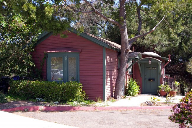Building Photo - 3684-3692 Alexia Pl