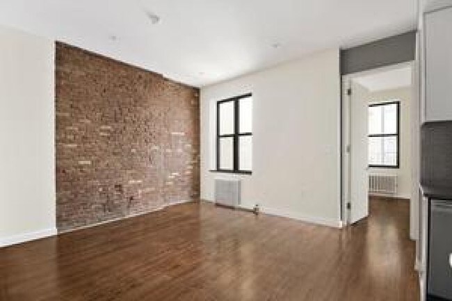 Building Photo - 211 Henry Street