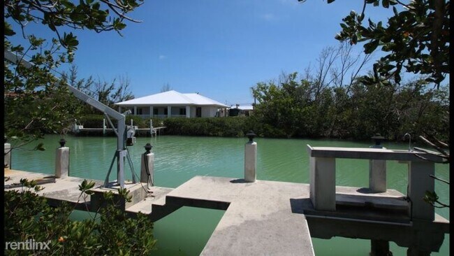 Building Photo - 5 br, 5 bath House - 88 Calle Ensueno