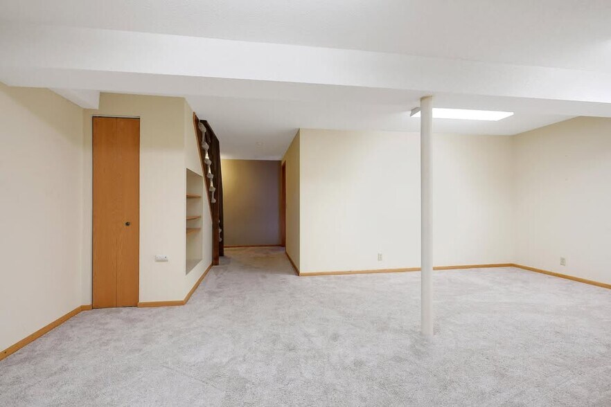 Building Photo - 7217 Glouchester Dr