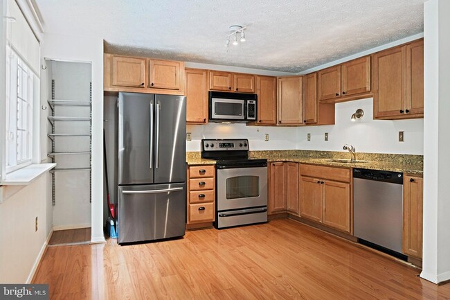 Building Photo - 1646 Barnstead Dr