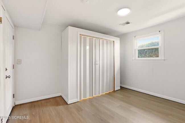 Building Photo - 701 Beach Ave