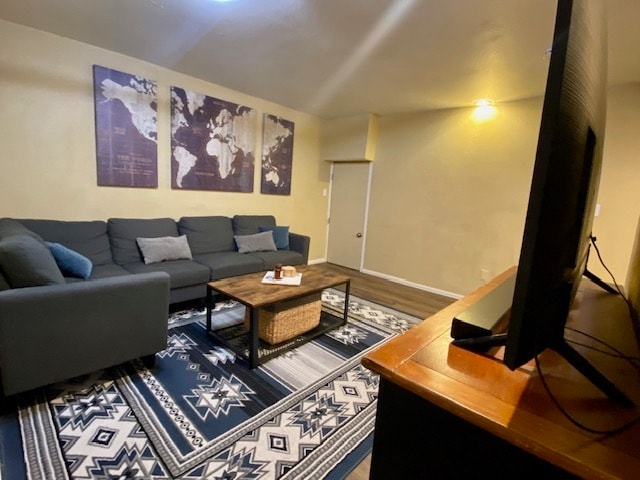 Building Photo - 1510 W Maple Ave