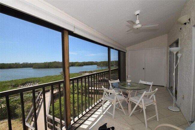 Building Photo - 1512 Pelican Point Dr