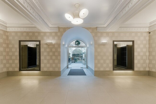 Building Photo - 611 W 137th St