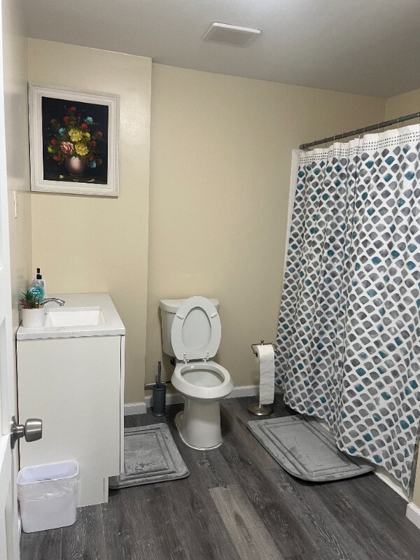 Building Photo - 2890 Parkwood Rd