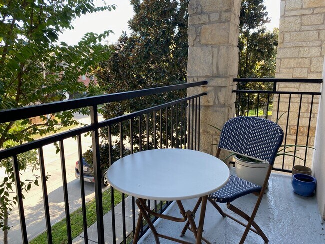 Building Photo - 1900 Genesee St