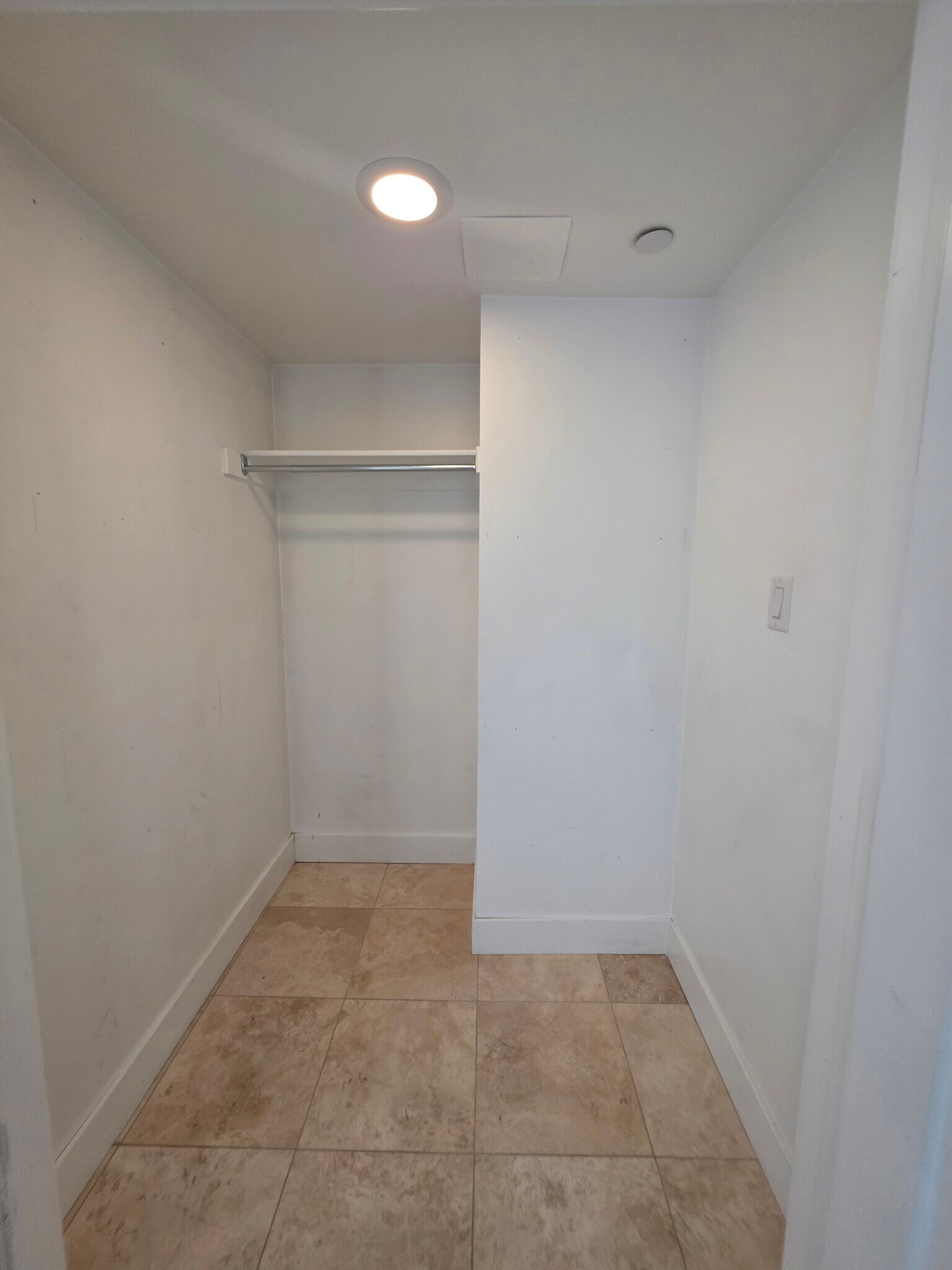 Building Photo - 230 E 300 S