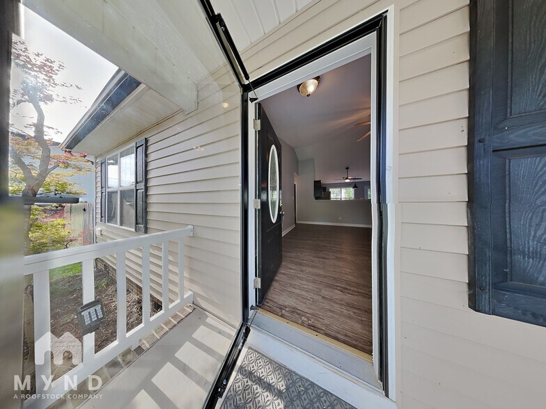 Building Photo - 2070 Brantley Creek Dr