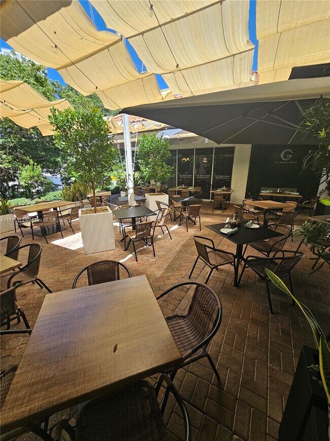 Building Photo - 3600 Mystic Pointe Dr