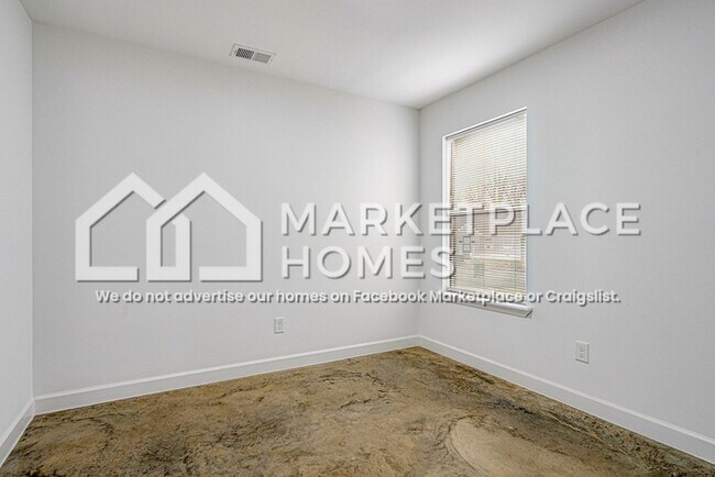 Building Photo - 1369 Chadwick Cir