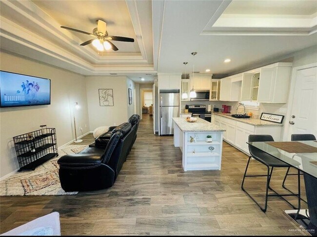 Building Photo - 9 Taxco Ct