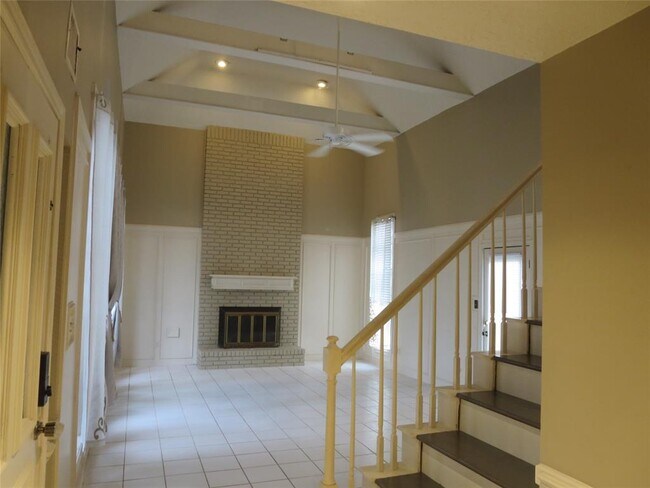 Building Photo - 15715 Gilbertyn Dr