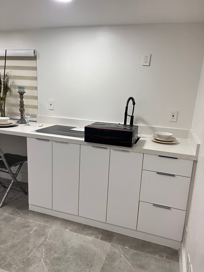 Building Photo - 6920 Fillmore St