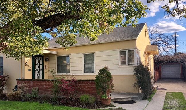 Building Photo - Tahoe Park Cutie! - JUST REDUCED