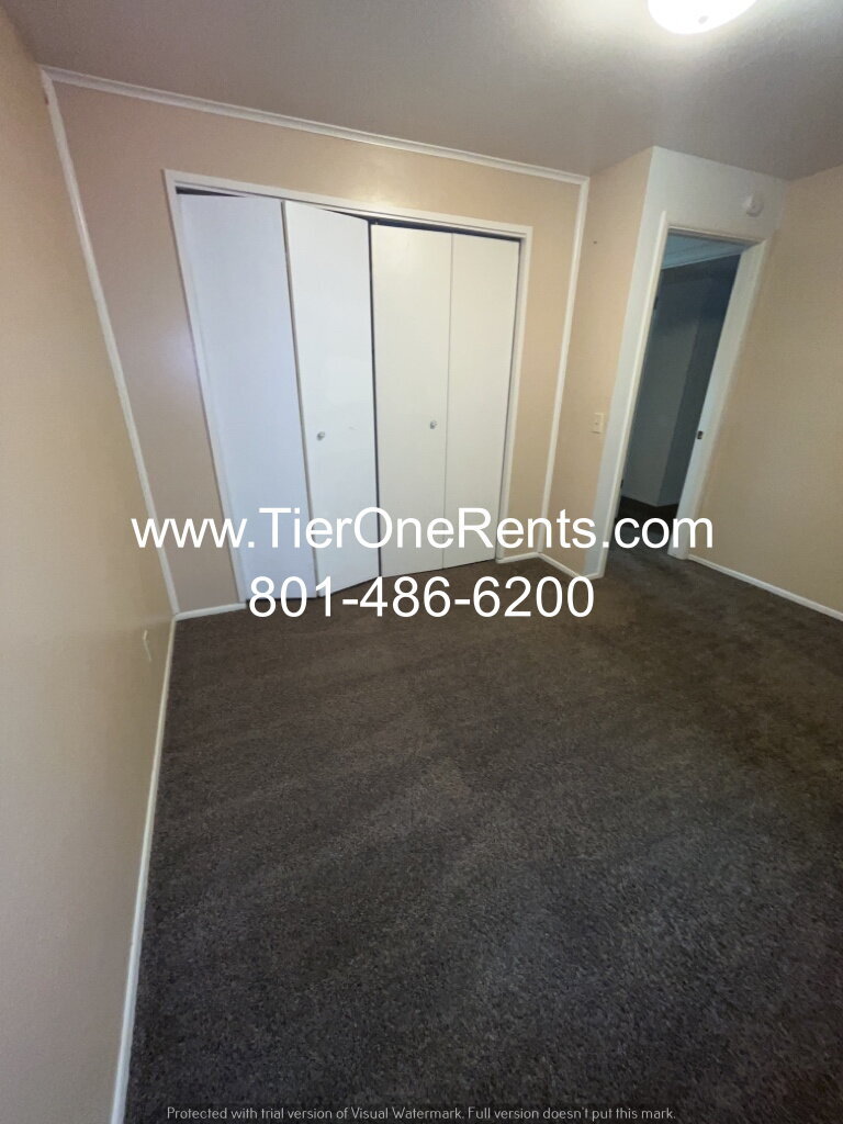 Building Photo - NO DEPOSIT option available for qualified renters!