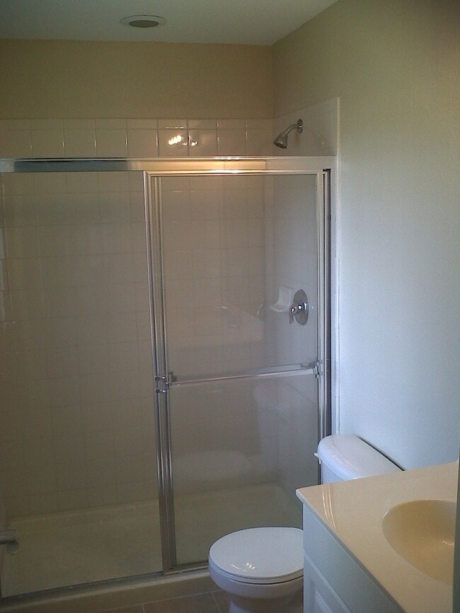 Building Photo - 1221 Lucaya Dr