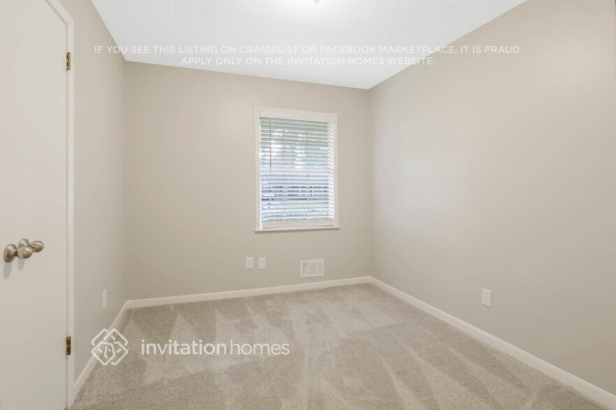 Building Photo - 1136 Woodleigh Rd SW