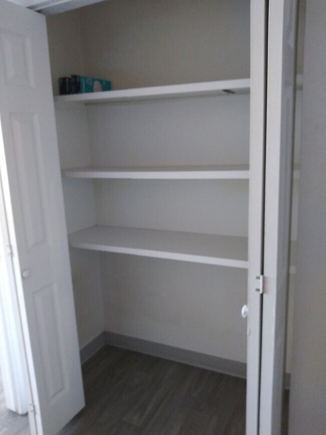 Building Photo - Your new home is waiting for you!