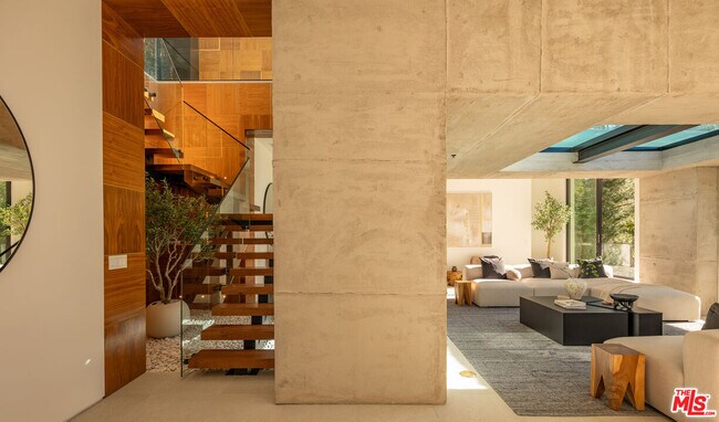 Building Photo - 12752 Mulholland Dr