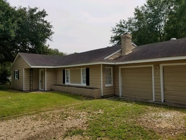 Building Photo - 470 Co Rd 857