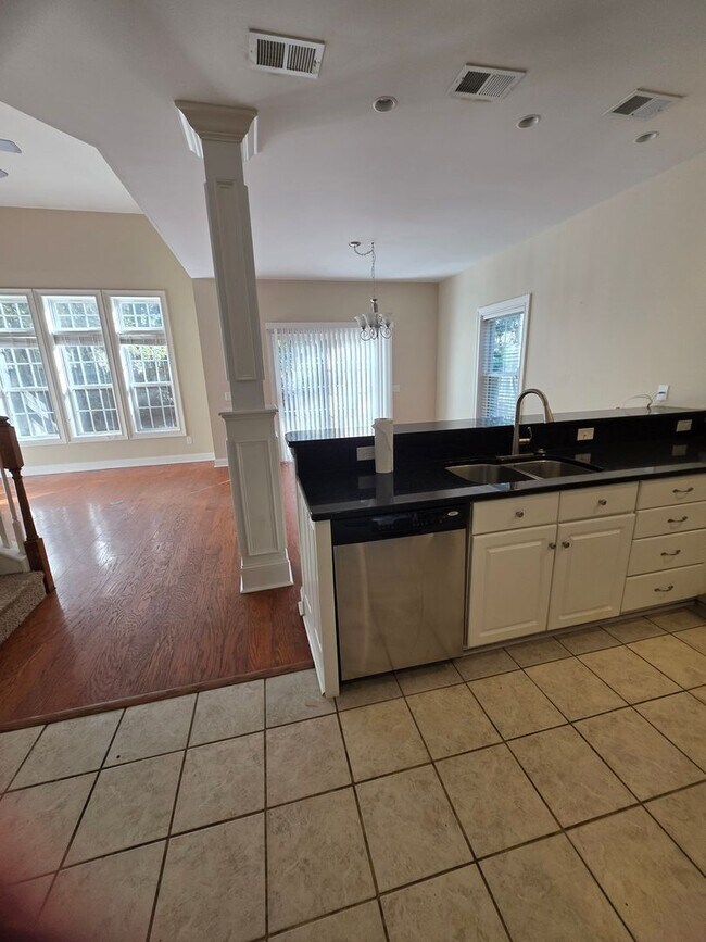 Building Photo - Oakview