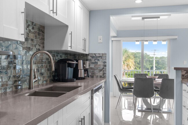 Building Photo - 950 Ponce De Leon Rd