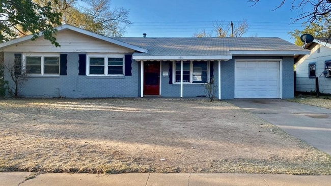 Building Photo - Handyman Special $0 First Month's Rent / “You fix, you SAVE BIG!!” Contact Mayshell for details: ...
