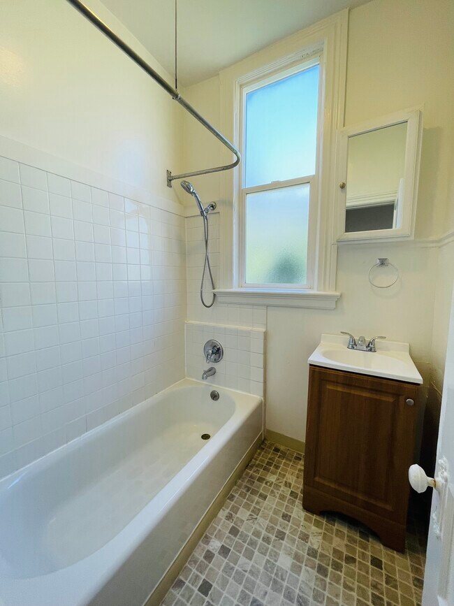 Building Photo - 2632 Post St