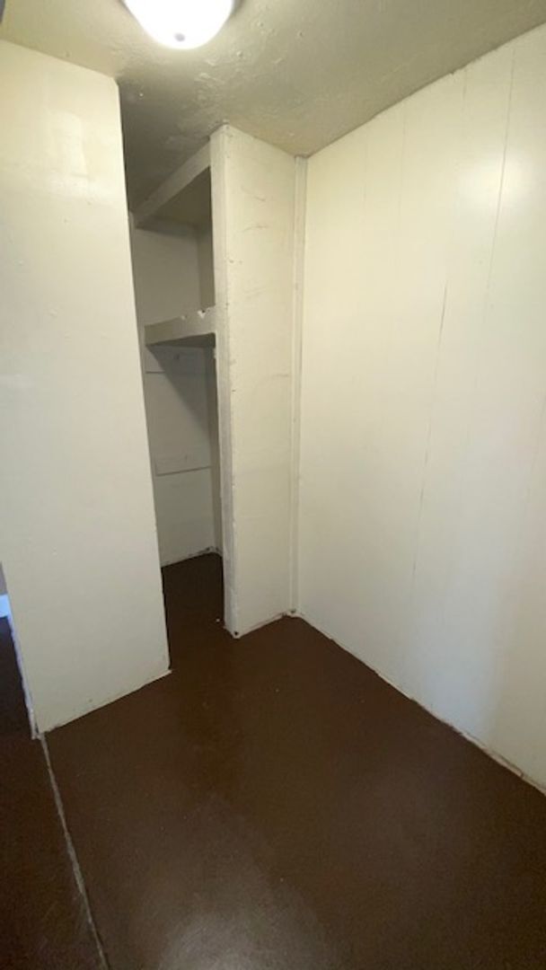 Building Photo - 2120 Jane St